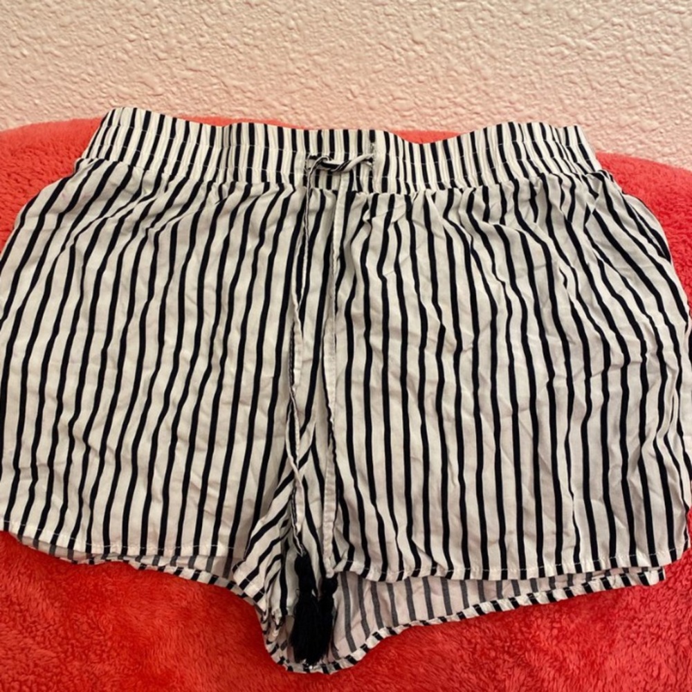 vertical striped summer short,gray exercise shorts